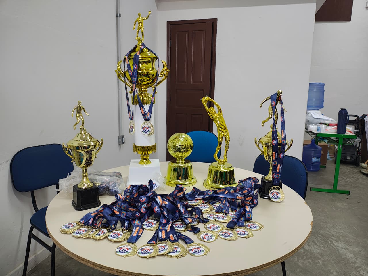 Prefeitura entrega medalhas e troféus à presidência da Copa Master; final da competição acontece no dia 16 de novembro